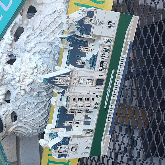 Biltmore House/wooden - Picture 2 of 10